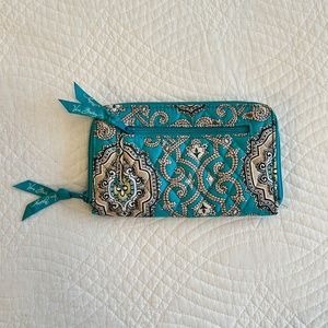 VERA BRADLEY Quilted Zip Around Wallet!